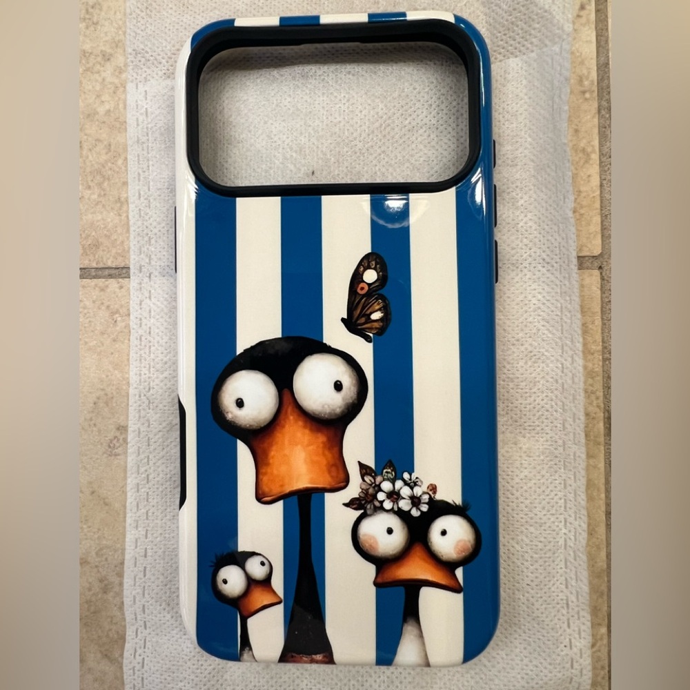 Iphone 17 Pro Max Case NWT Blue and White Bird-Themed Phone Case Never used